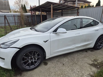 Авто Tesla Model 3 2018 № 8171200