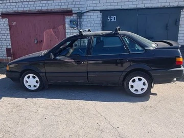 Авто Volkswagen Passat Sedan 1993 № 8171401