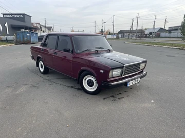 Авто ВАЗ 2107 2004 № 8171536