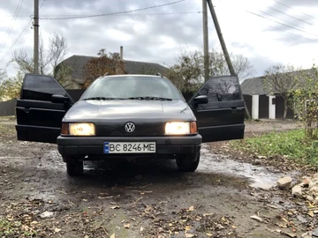 Авто Volkswagen Passat Variant 1992 № 8171909