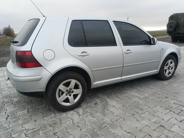 Авто Volkswagen Golf 2000 № 8172562