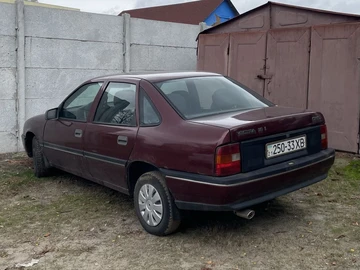 Авто Opel Vectra 1989 № 8173109
