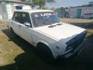 Авто ВАЗ 2107 1988 № 8173248