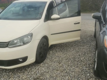 Авто Volkswagen Touran 2011 № 8174073