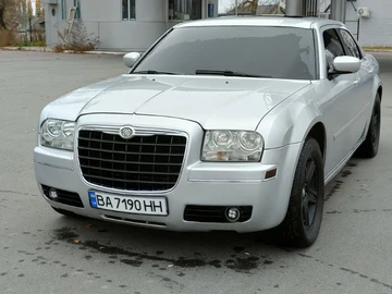 Авто Chrysler 300C 2005 № 8174553