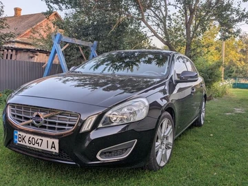 Авто Volvo V60 2012 № 8174705