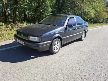 Авто Volkswagen Passat Sedan 1992 № 8174853