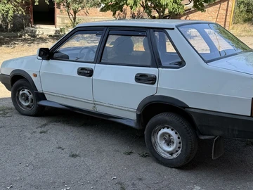 Авто ВАЗ 21099 1991 № 8175110