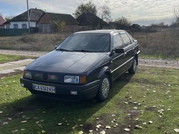 Авто Volkswagen Passat Sedan 1990 № 8175127
