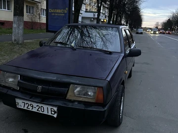 Авто ВАЗ 2109 1988 № 8175437