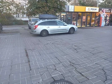 Авто Renault Laguna 2004 № 8175631