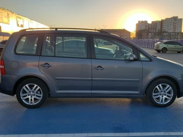 Авто Volkswagen Touran 2006 № 8176476