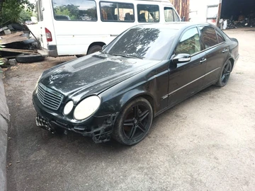 Авто Mercedes 500 2003 № 8177933