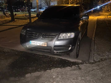 Авто Volkswagen Touareg 2005 № 8178041