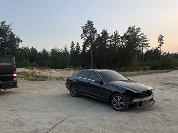 Авто Mercedes 220 2009 № 8178621