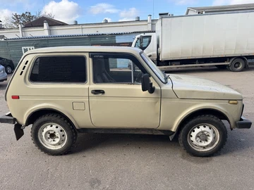 Авто ВАЗ 2121 1990 № 8178853
