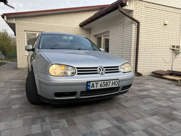 Авто Volkswagen Golf 2000 № 8179196