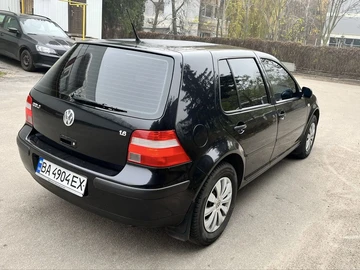 Авто Volkswagen Golf 2002 № 8179312