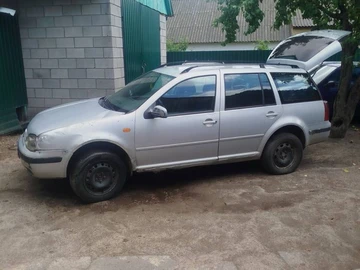 Авто Volkswagen Golf 1999 № 8179476