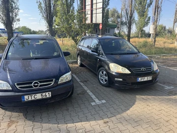 Авто Toyota Avensis Verso 2004 № 8179596