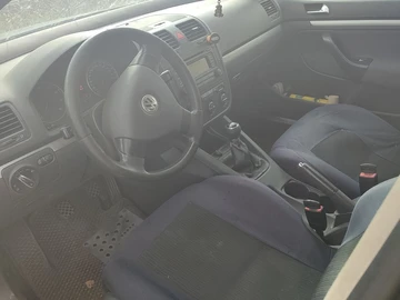 Авто Volkswagen Golf 2005 № 8179928