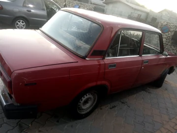 Авто ВАЗ 2107 1993 № 8180050