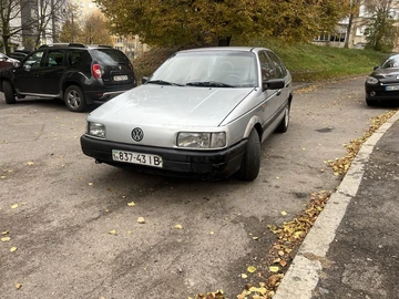 Авто Volkswagen Passat Sedan 1991 № 8180234