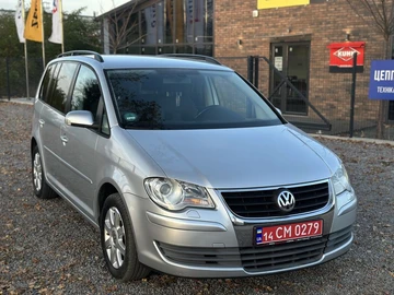 Авто Volkswagen Touran 2008 № 8180235