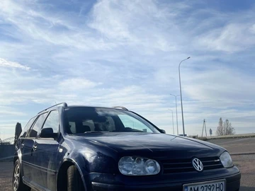 Авто Volkswagen Golf 2000 № 8180501
