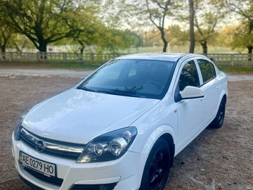 Авто Opel Astra 2012 № 8180659