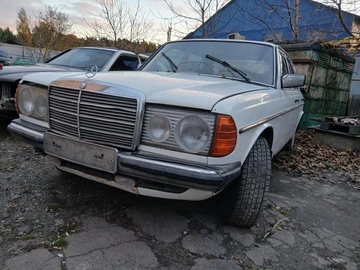 Авто Mercedes W123 1982 № 8180798