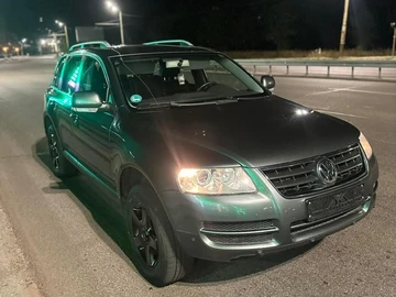 Авто Volkswagen Touareg 2005 № 8180844