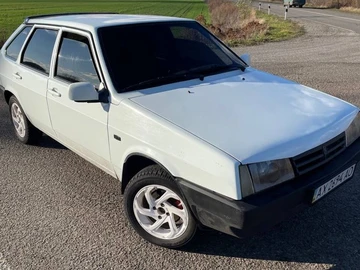 Авто ВАЗ 2109 1989 № 8180956