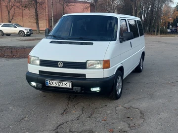 Авто Volkswagen Transporter 2000 № 8181163
