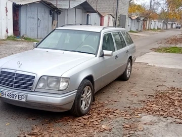 Авто Mercedes 220 1993 № 8181288