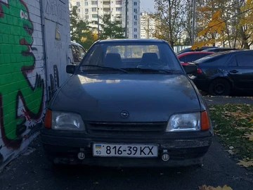 Авто Opel Kadett 1988 № 8181407