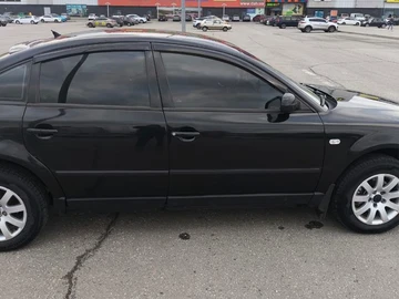 Авто Volkswagen Passat Sedan 2000 № 8181530