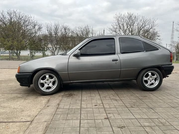 Авто Opel Admiral 1988 № 8181894