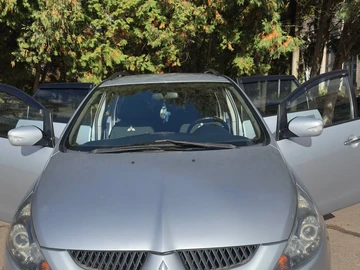 Авто Mitsubishi Grandis 2006 № 8182092