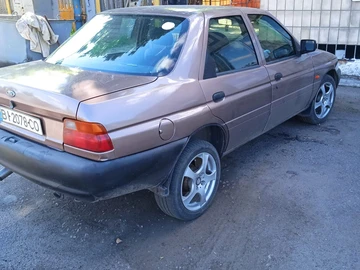 Авто Ford Escort 1996 № 8182357