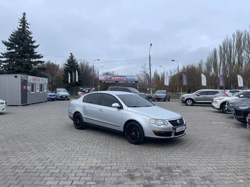 Авто Volkswagen Passat Sedan 2005 № 8183823