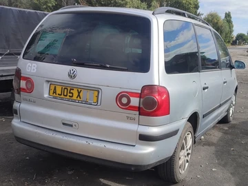 Авто Volkswagen Sharan 2005 № 8183996