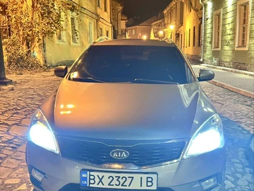 Авто KIA Cee X27 D 2010 № 8184100