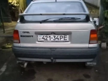 Авто Opel Kadett 1988 № 8184313