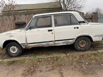 Авто ВАЗ 2107 2000 № 8184890