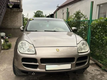 Авто Porsche Cayenne 2006 № 8185101