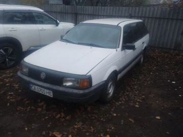 Авто Volkswagen Passat Variant 1990 № 8186183