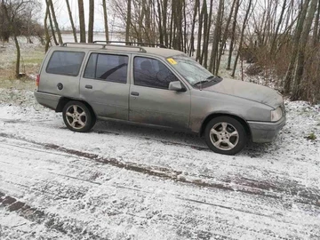 Авто Opel Kadett 1988 № 8186426