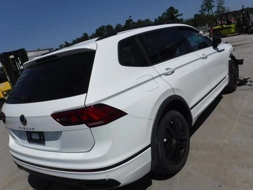 Авто Volkswagen Tiguan 2021 № 8186853