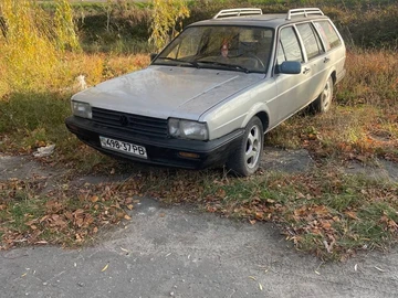 Авто Volkswagen Passat Sedan 1987 № 8187605
